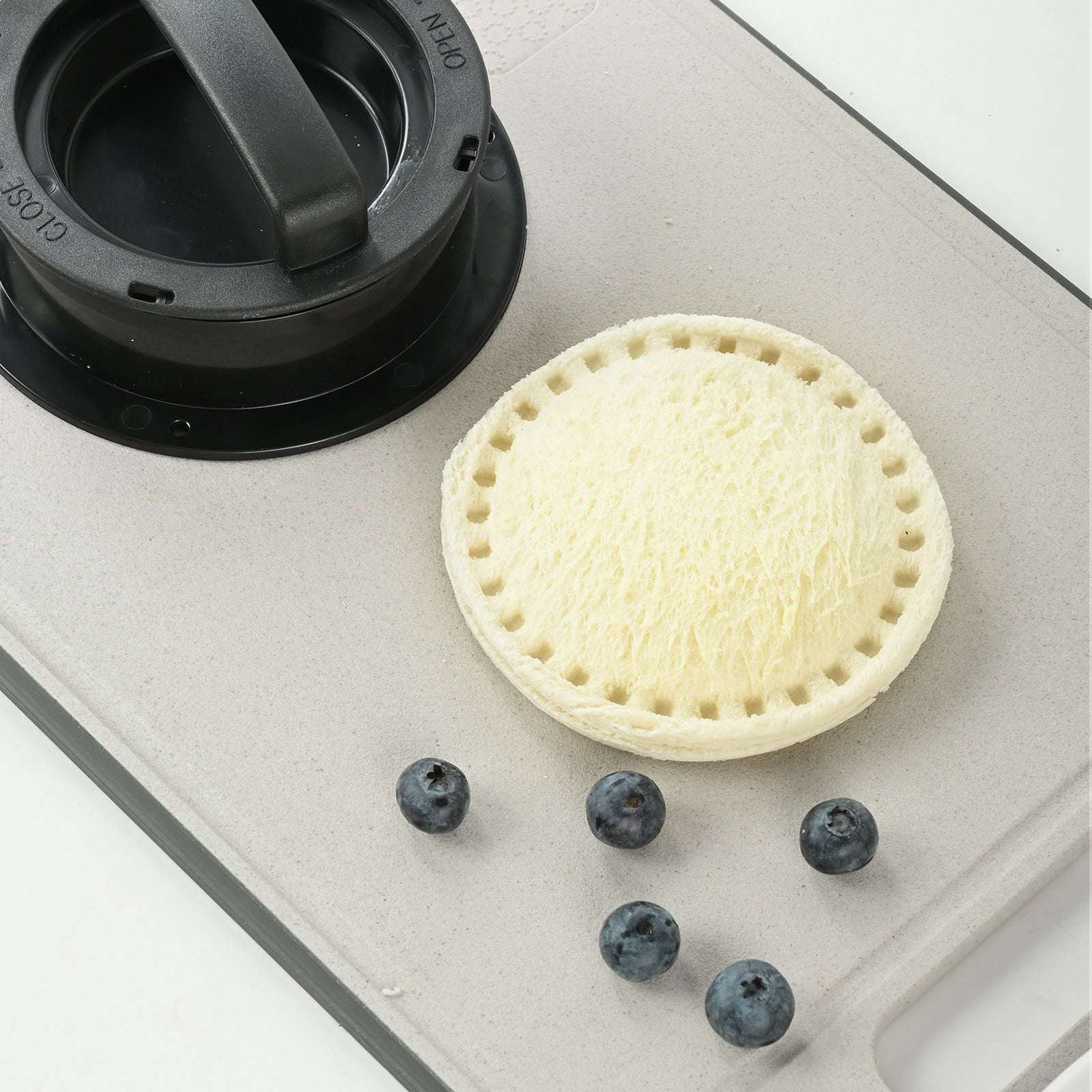 4 - in - 1 Hamburger Press &amp; Sandwich Maker - Exactly Bliss